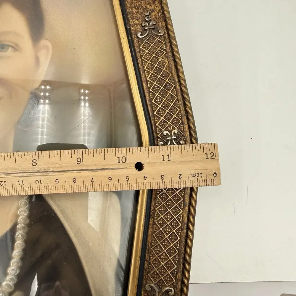 Antique Convex Bubble Glass Wood Frame Master‎ Art Chicago Portrait Young Woman